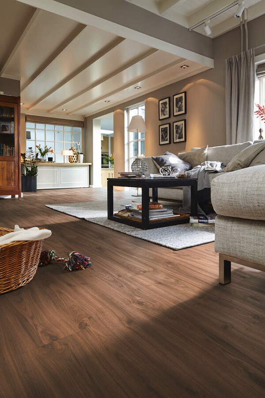 Meister laminaat LL150 Notelaar Amore 6389 - 6389 laminate ll150 ambiente r01 600x900 - Meister LL150 Notelaar Amore 6389