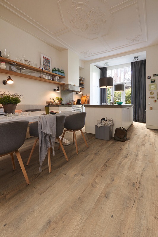 Meister laminaat LC55 S Eik gebarsten Terra 6439 - 6439 laminate lc55 ambiente r01 600x900 1 - Meister LC55 S Eik gebarsten Terra 6439