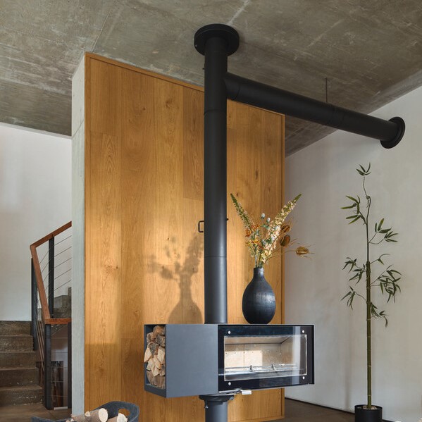 Meister Lindura HD400 Eik levendig 8900 - 8900 hd400 naturgeoelt ambiente wand r01 600x900 1 - Meister Lindura HD400 8900 32cm