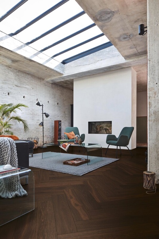 MeisterParquet. longlife PS500 Visgraat Eik harmonisch kerngerookt 09018 - 9018 ps500 ultramattlackiert ambiente r01 600x900 - Meister.Parquet PS500 09018