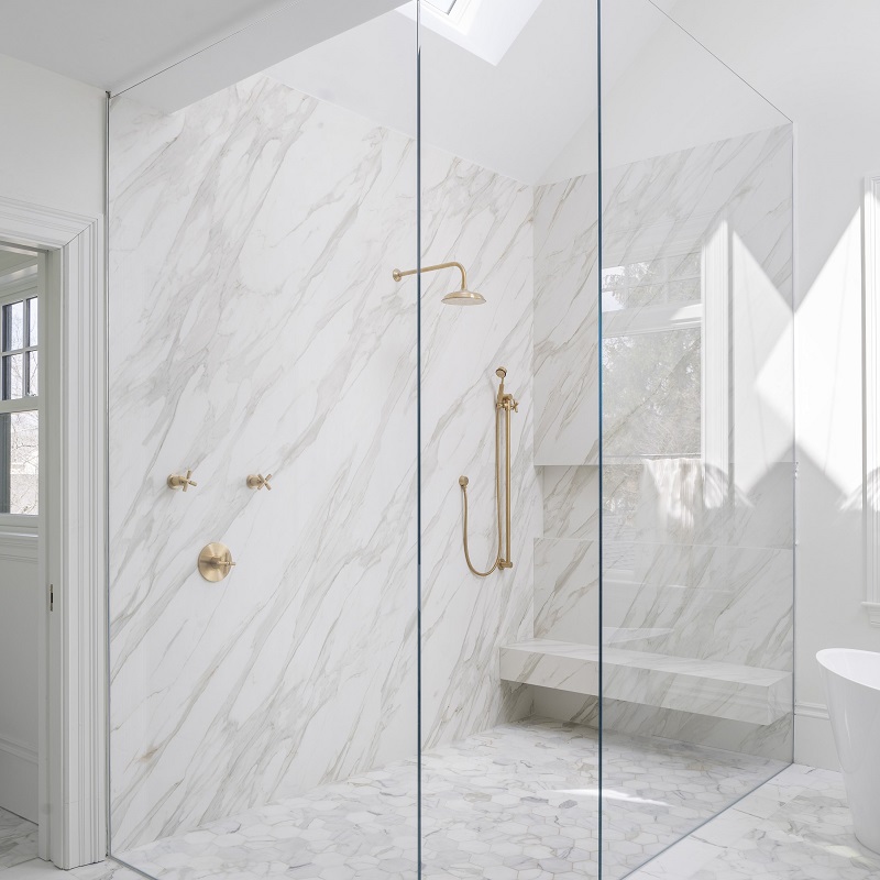 Neolith Calacatta Gold GC01 Silk diverse afmetingen - Calacatta gold bath sfeer - Calacatta Gold GC01 Silk 75x75