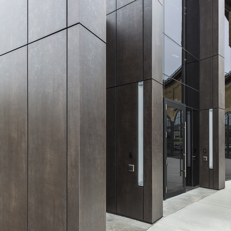 Neolith Iron Copper Satin diverse afmetingen - Iron copper facade sfeer - Iron Copper Satin 60x60