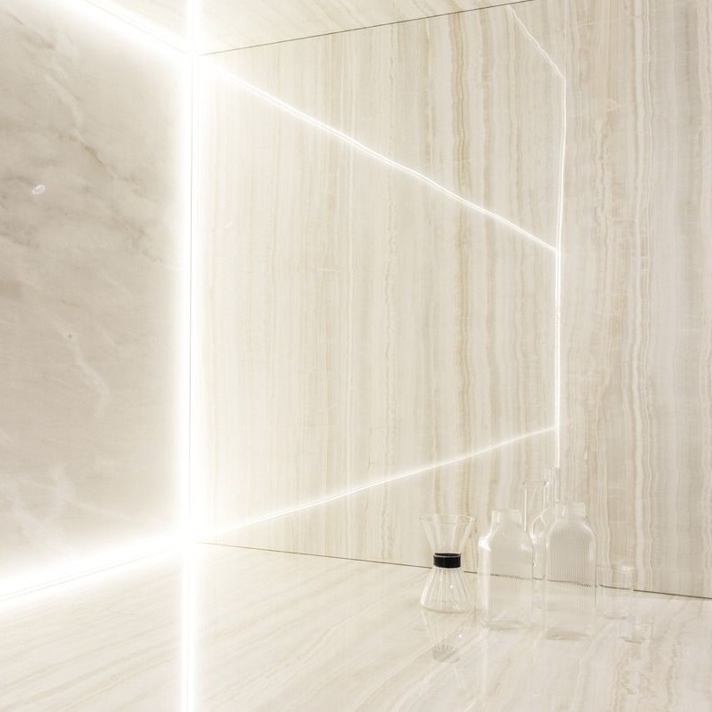 Ariostea Ultra Onici Onice Ivory Lucidato Shiny diverse afmetingen - Marble effect beige floors onice ivory 1 - Ariostea Onice Ivory Shiny 37,5x75cm