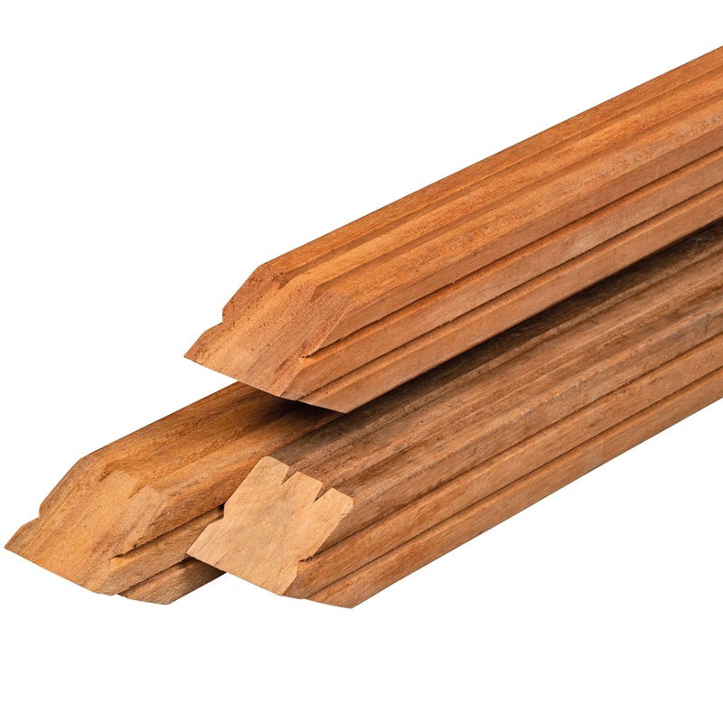 Paal hardhout met punt diverse afmetingen TH21 - Paal hardhout met punt gelamineerd - Paal hardhout met punt licht b74.