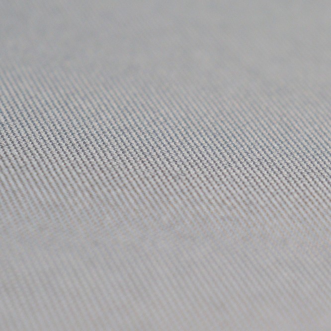 Zonnedoek Waterdicht Grijs Driehoek 5x5x5m - 160gr/m2 - Schaduwdoek waterdicht grijs closeup 4 - Zonnedoek Waterdicht Grijs 5x5x5m