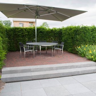 Natuursteen Bloktrede Spotted Bluestone Riven 100x35x15cm - Bloktreden spotted bluestone riven 1 1 - Natuursteen Bloktrede Spotted Bluestone Riven