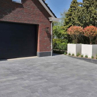 Paving Line Vietnamese Hardsteen Getrommeld diverse afmetingen - Paving line vietnamese hardsteen getrommeld 1 - Paving Line Vietnamees Getrommeld 40x20