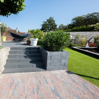 Traptrede indus black kleurecht met facet 60x30x15cm - Traptrede 60x30x15 indus black kleurecht 2 - Traptrede indus black kleurecht met facet