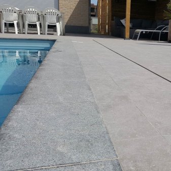 Zwembadrand Tibet Dark Grey Bullnose 60x30x3cm - Zwembadrand tibet dark grey bullnose 2 2 - Zwembadrand Tibet Dark Grey Bullnose 60x30x3
