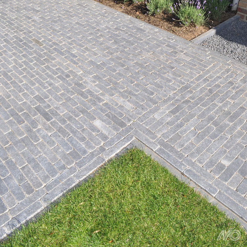 Paving Line Vietnamese Hardsteen Soft Finish 20x5x5cm - Waalformaat vietnamese hardsteen soft finish 2 1 - Paving Line Vietnamees Soft Finish 20x5